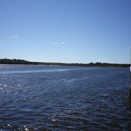 Tin Can Bay'S Sleepy Lagoon Motel מראה חיצוני תמונה