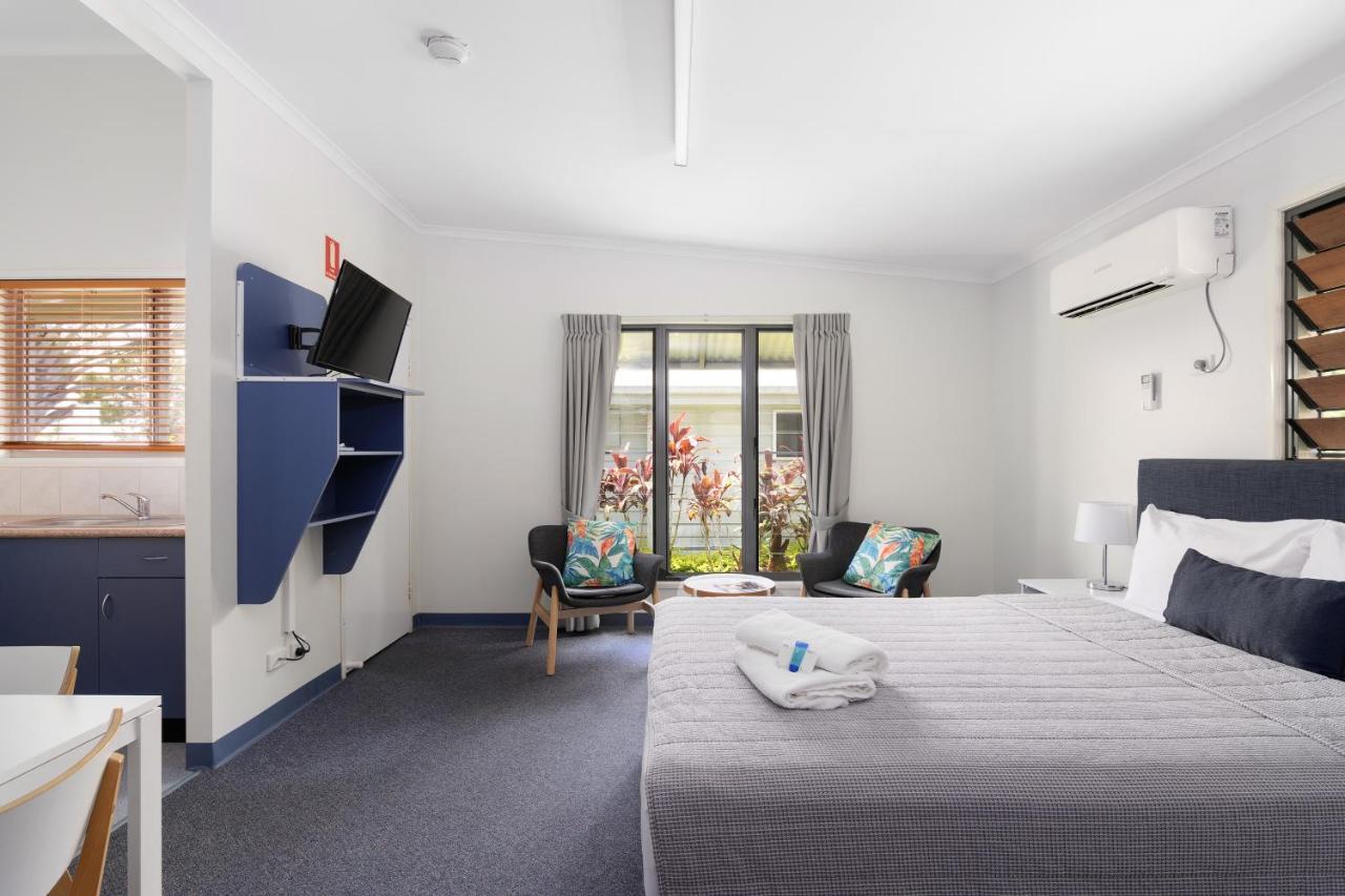 Tin Can Bay'S Sleepy Lagoon Motel מראה חיצוני תמונה