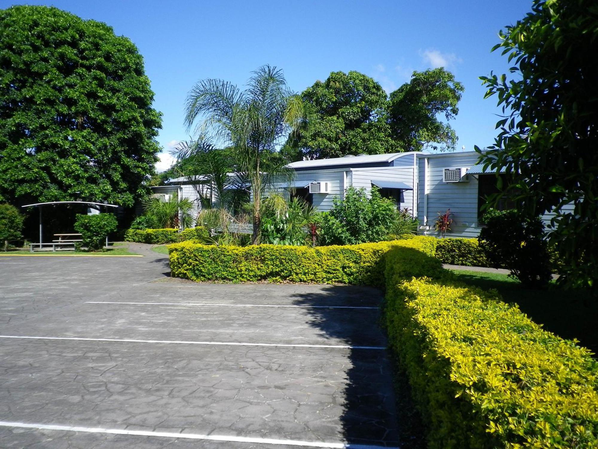 Tin Can Bay'S Sleepy Lagoon Motel מראה חיצוני תמונה