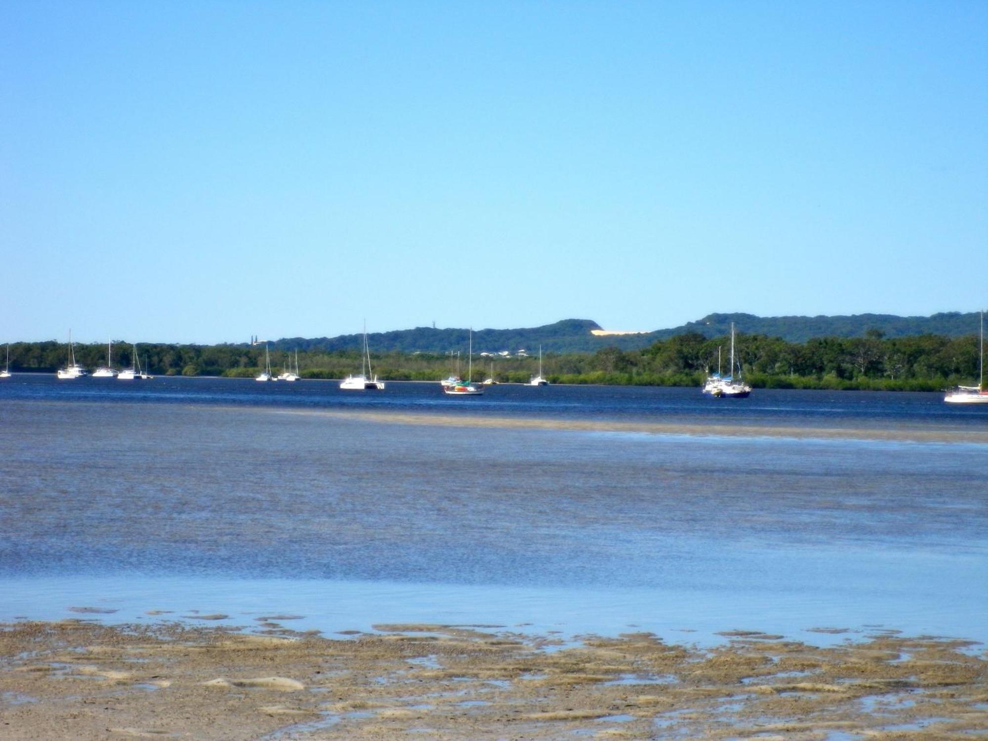 Tin Can Bay'S Sleepy Lagoon Motel מראה חיצוני תמונה