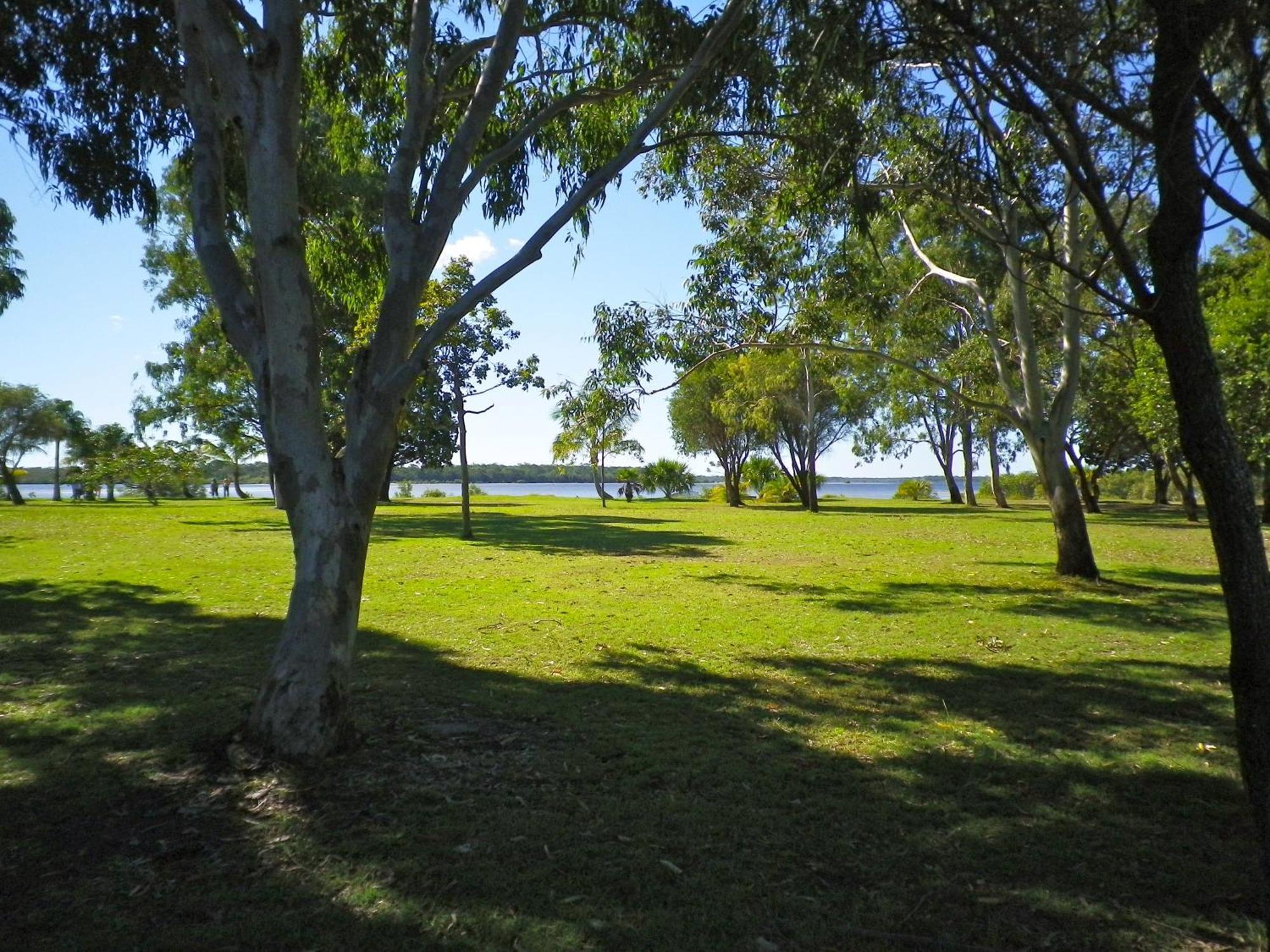 Tin Can Bay'S Sleepy Lagoon Motel מראה חיצוני תמונה