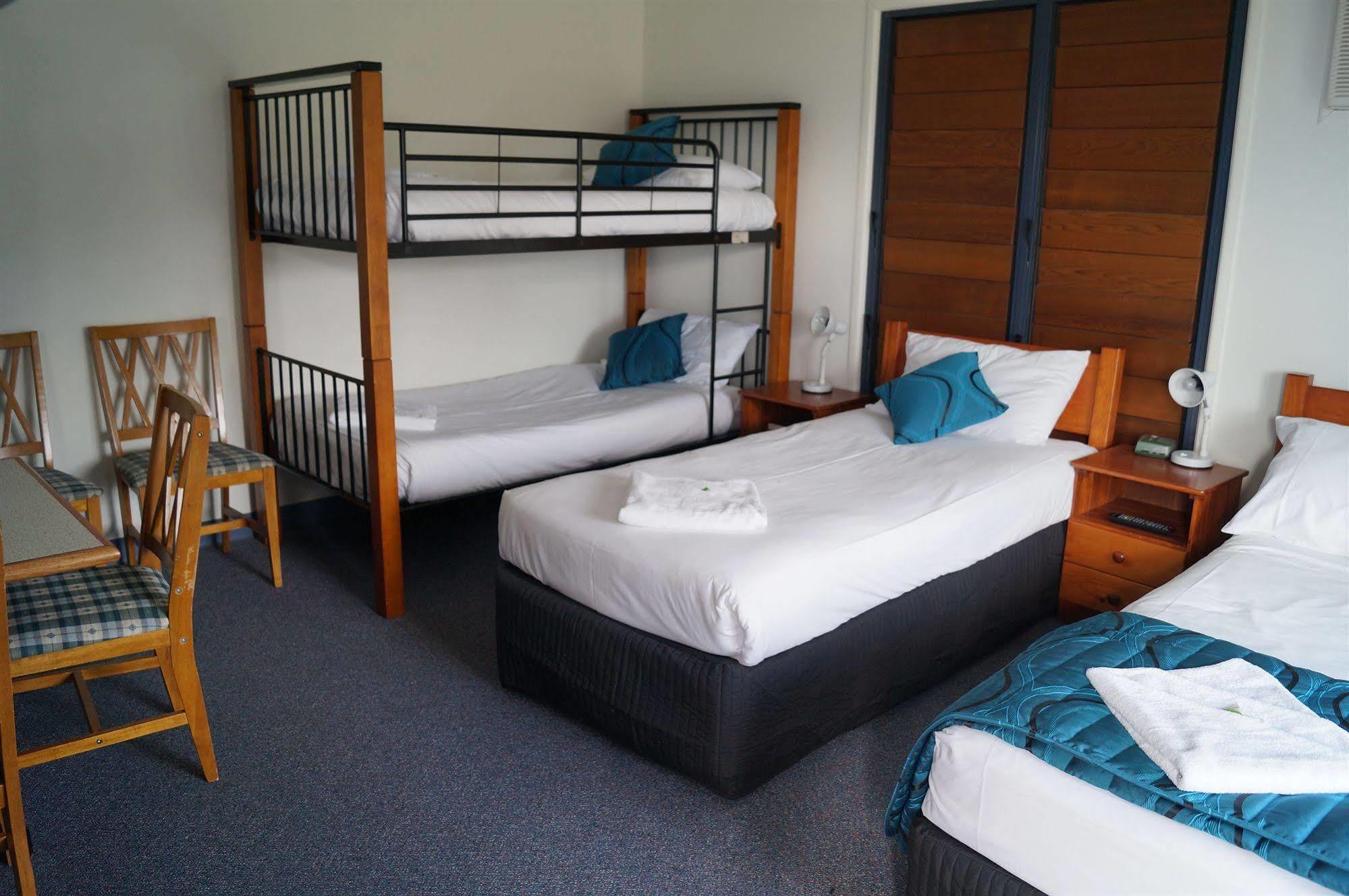 Tin Can Bay'S Sleepy Lagoon Motel מראה חיצוני תמונה