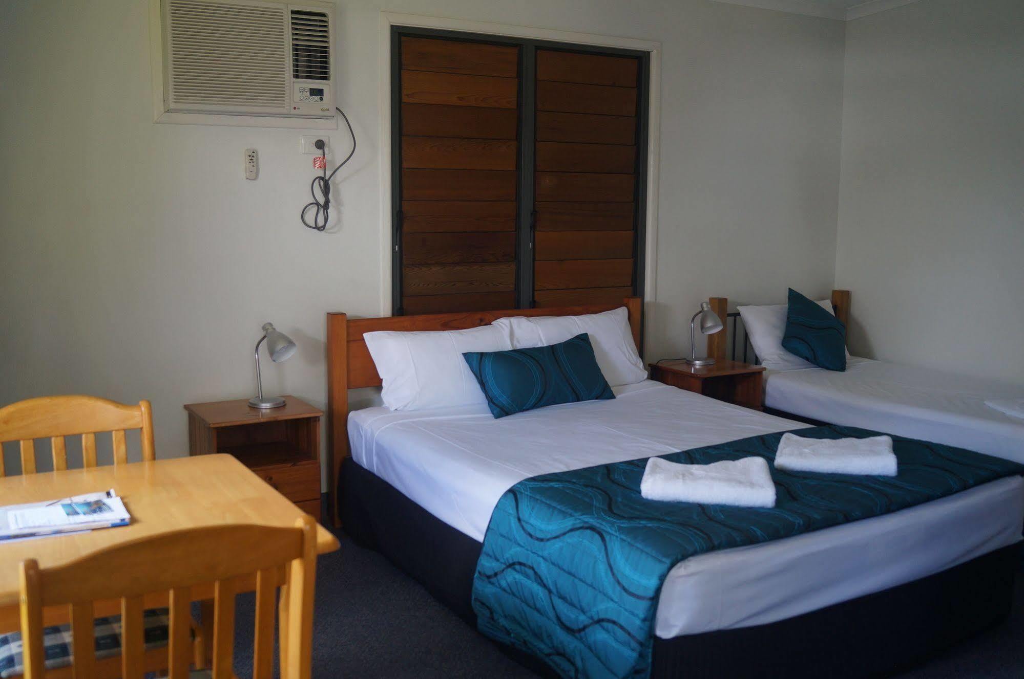 Tin Can Bay'S Sleepy Lagoon Motel מראה חיצוני תמונה