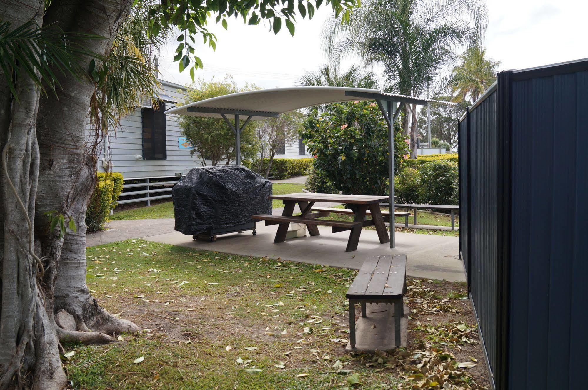 Tin Can Bay'S Sleepy Lagoon Motel מראה חיצוני תמונה