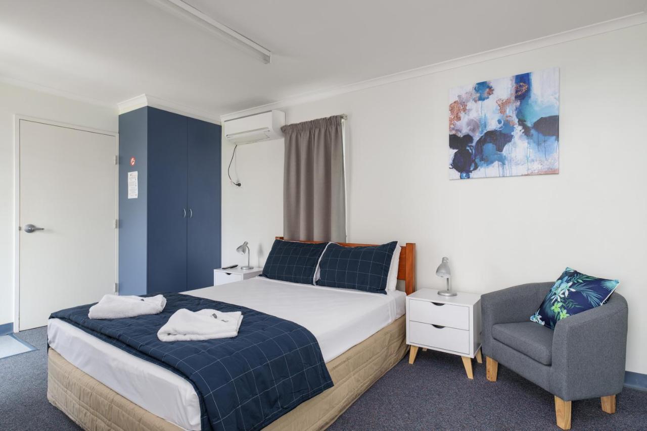 Tin Can Bay'S Sleepy Lagoon Motel מראה חיצוני תמונה