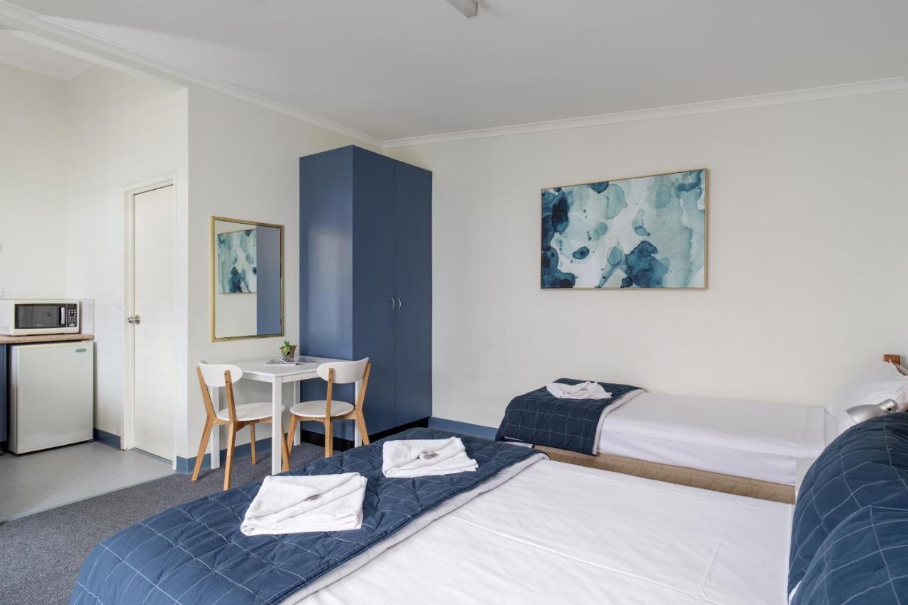 Tin Can Bay'S Sleepy Lagoon Motel מראה חיצוני תמונה