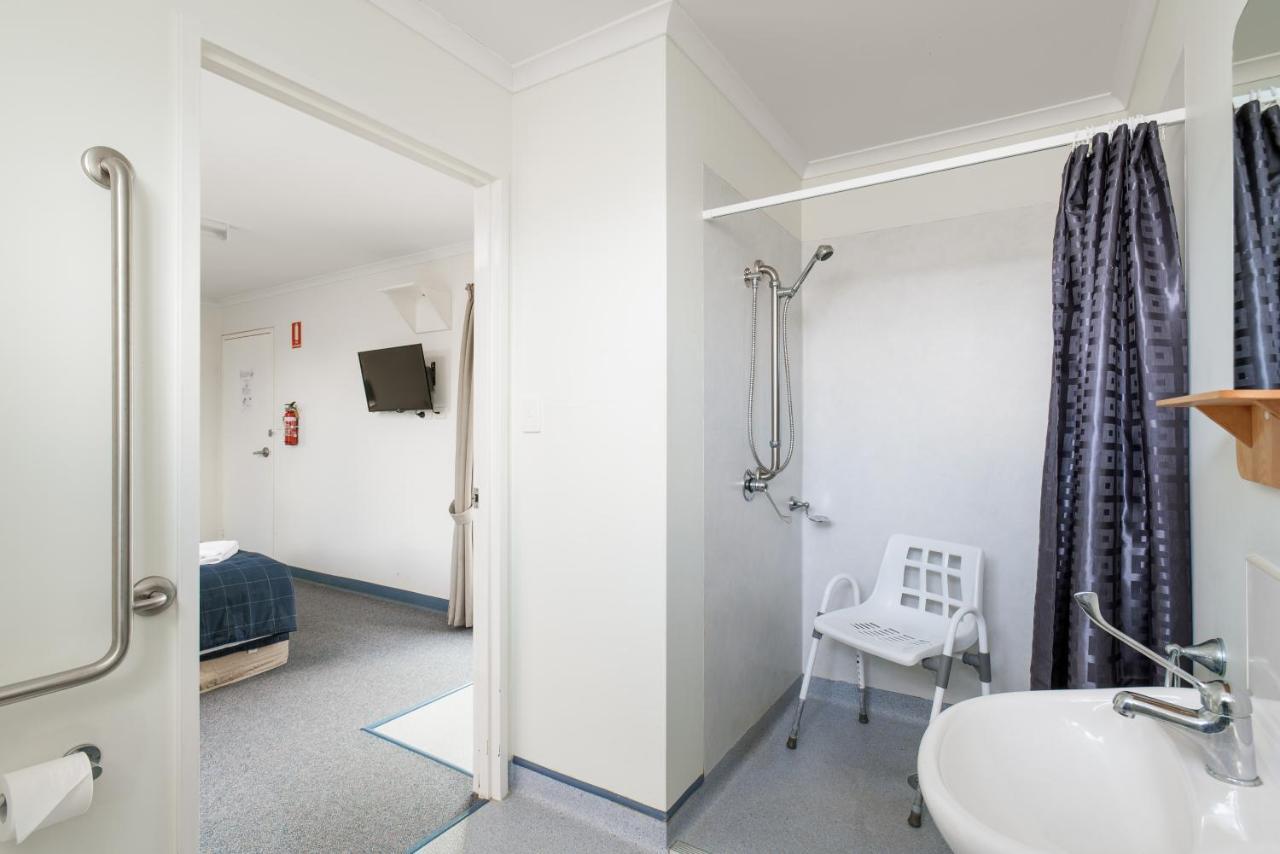 Tin Can Bay'S Sleepy Lagoon Motel מראה חיצוני תמונה